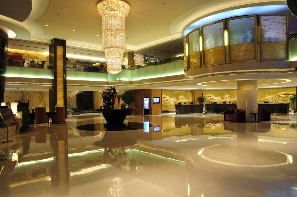 Howard Johnson Plaza Waigaoqiao Khách sạn