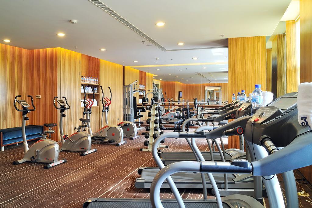 Howard Johnson Plaza Waigaoqiao Khách sạn 5*
