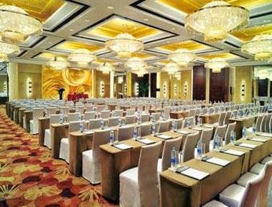 Howard Johnson Plaza Waigaoqiao Khách sạn