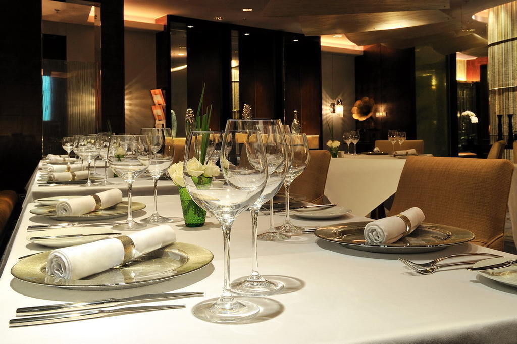 Howard Johnson Plaza Waigaoqiao Khách sạn 5*